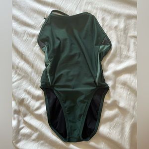 Jolyn Remy One Piece Size 28